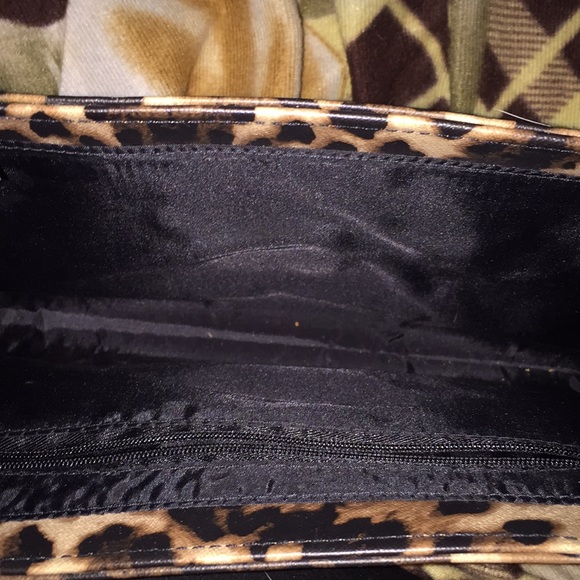 Leopard Clutch - Picture 2 of 2